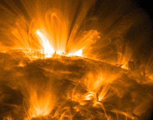 Вспышки на дальней стороне Солнца могут влиять на Землю