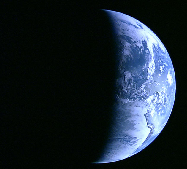 Японский лунный аппарат сделал фотографии Земли с расстояния 110 000 км