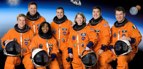 Экипаж STS-120: Паразински, Вилок, Уилсон, Замка, Мелрой, Тани и Несполи (фото NASA).