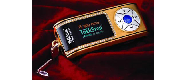 За 99 баксов можно купить средненький MP3-плеер i.Beat компании TrekStor. А вот за 20 000 долларов вы получите такую же модель, но в золотом корпусе, украшенном 63 бриллиантами! Если бы не бриллианты, то...это было бы дороговато для 2 Гб плеера :)