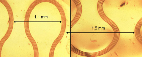 Меандры из очень тонких проводков в свободном и растянутом состоянии. Их подковообразная форма была выбрана после ряда опытов и, как утверждают исследователи, позволяет минимизировать механическое напряжение (фото TFCG Microsystems Lab-Ghent University).