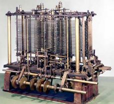 Разностная машина Чарльза Бэббиджа. Это первая полностью автоматическая вычислительная машина.