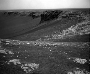 Кратер Виктория. Фотография сделана марсоходом Opportunity после пылевой бури.