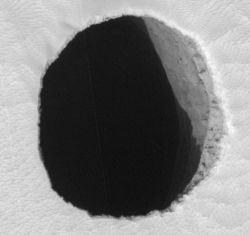 Чёрные отверстия в Марсе могут оказаться лишь ямами