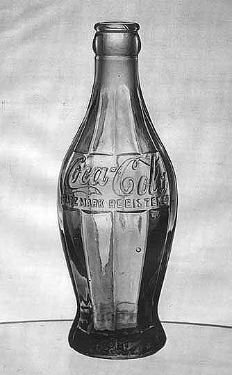 6-унцевая бутылка Терри Ота. Изображение с www.wikipedia.org.