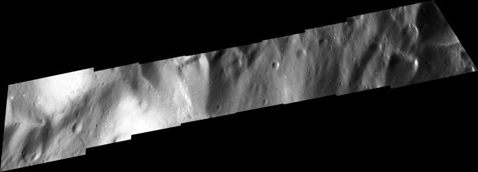 Одно из самых детальных составных изображений участка Япета, полученных во время последнего пролёта Cassini. (фото NASA/JPL/Space Science Institute).