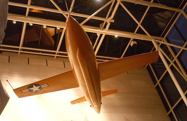 В настоящее время самолет X-1, на котором Чак Йегер впервые преодолел звуковой барьер, экспонируется в Национальном музее воздухоплавания и космонавтики (National Air and Space Museum) в Вашингтоне.  Фото: USAF/Senior Airman J.G. Buzanowski.
