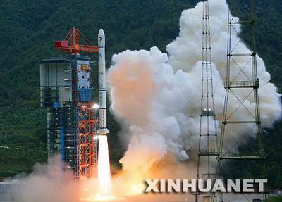 В Китае произведен успешный запуск спутника Луны "Чанъэ-1"