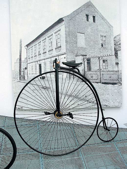 Один из первых велосипедов