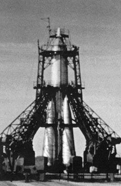 Второй советский искусственный спутник с собакой на борту отправился в космос 3 ноября 1957 года с космодрома Байконур. Фото: NASA.