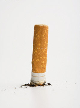 Ученые выяснили, кому сложнее всех бросить курить