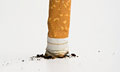 Ученые выяснили, кому сложнее всех бросить курить