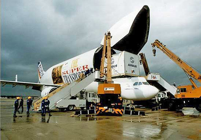 Beluga has regularly transported the fuselage of an A340, the wings of the Airbus A340 or two wingsets of the A320.