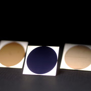Вот она тройка первопроходцев: золотой алюминий, синий титан и золотая платина (фото Richard Baker).