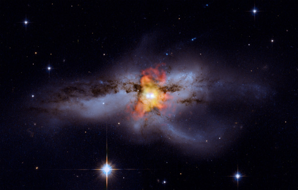 Астрономы сфотографировали сталкивающиеся черные дыры